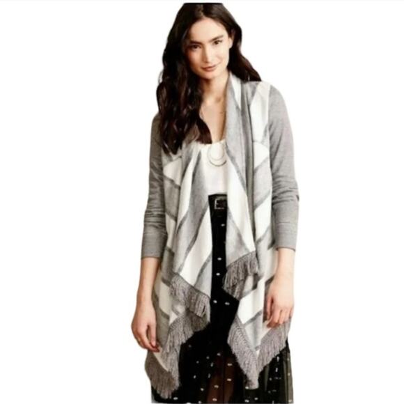ANTHROPOLOGIE Saturday Sunday Elsie Gray Striped Open Fringe Blanket Cardigan - Picture 11 of 12